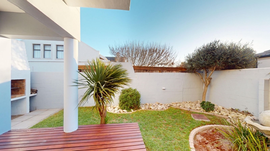 6 Bedroom Property for Sale in Country Club Western Cape